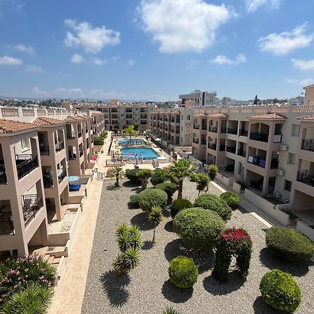 Royal Seacrest Residence Paphos Exteriör bild