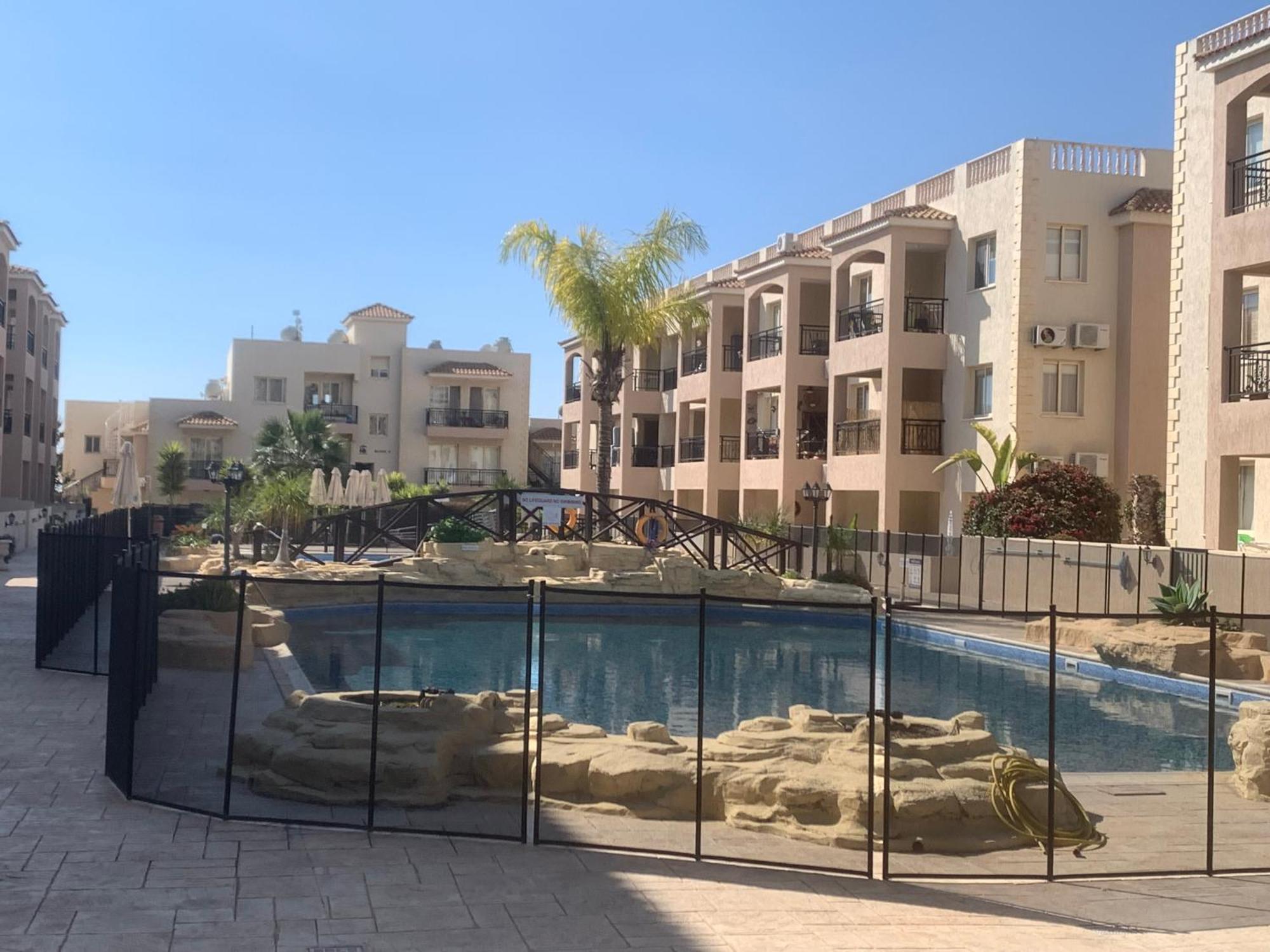 Royal Seacrest Residence Paphos Exteriör bild